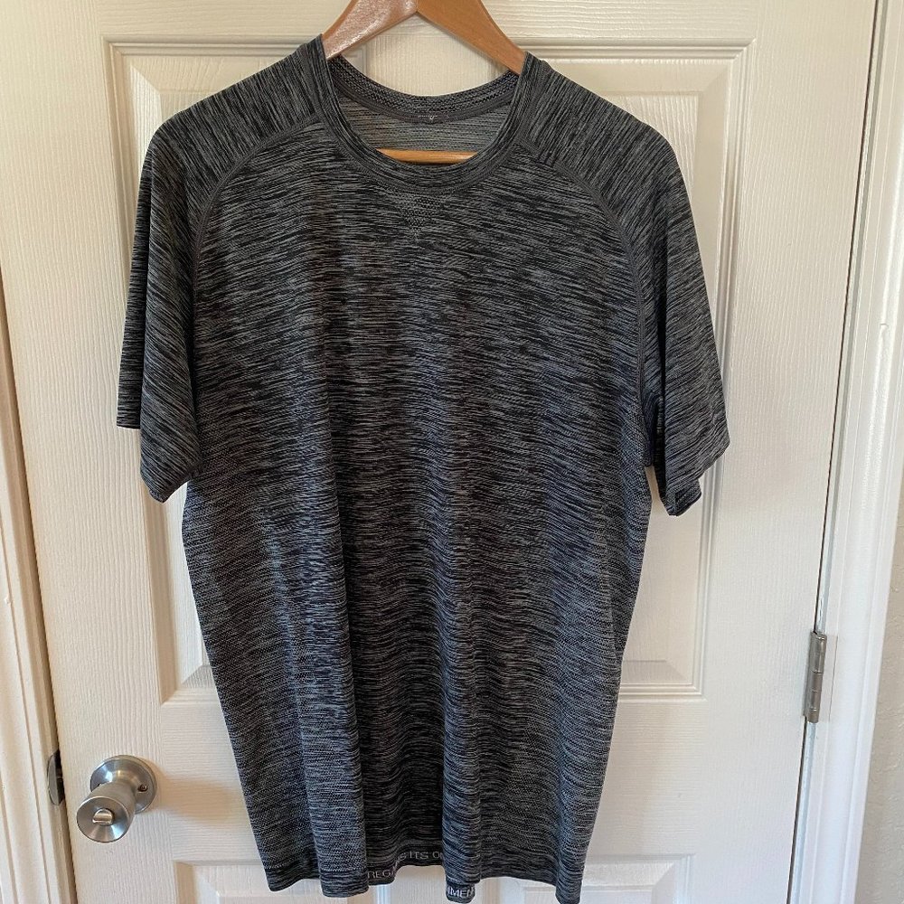 Lululemon Men’s Grey-Black Short Sleeve Metal Vent Tech (X-Large)